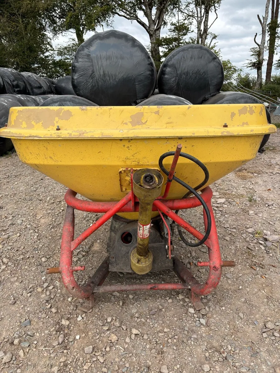 Vicon 402 spreader - Image 2