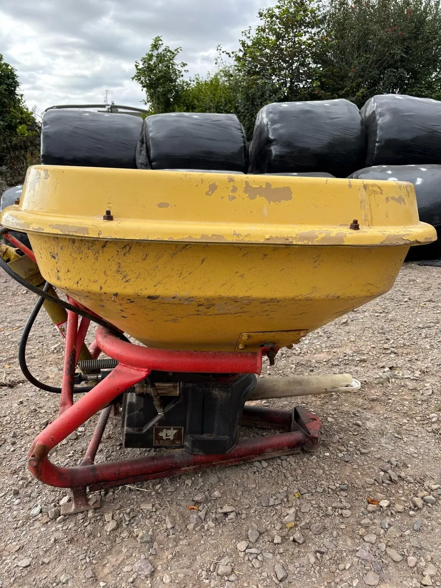 Vicon 402 spreader - Image 3