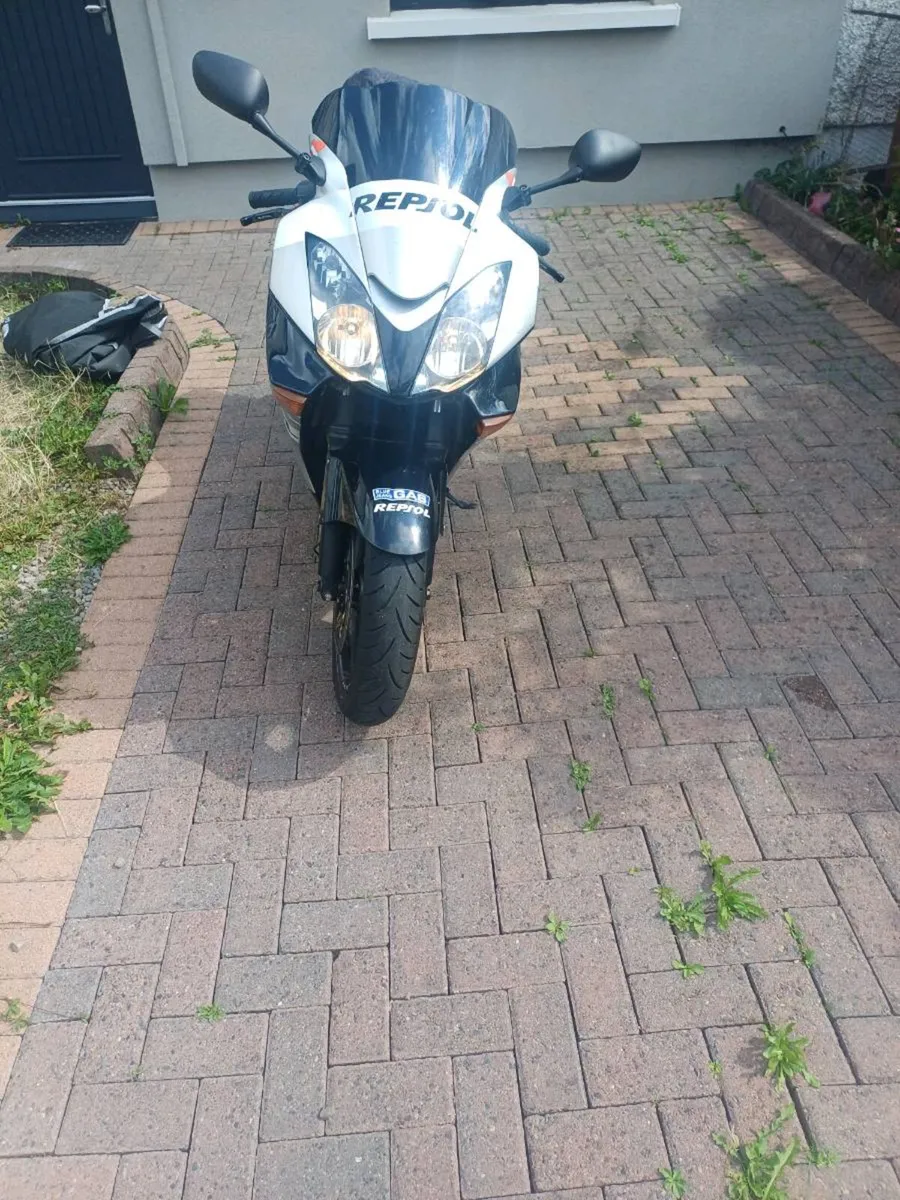 Honda VFR 800 - Image 4