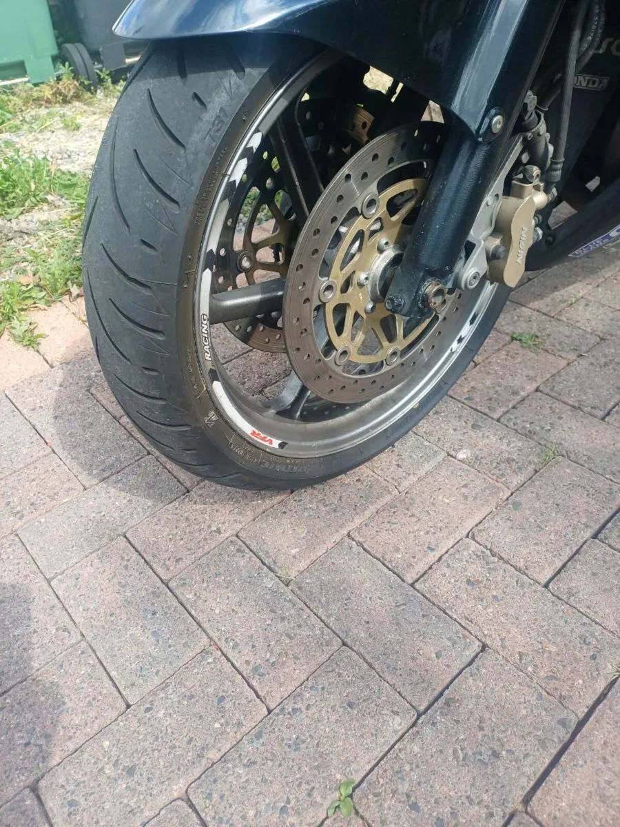 Honda VFR 800 - Image 3