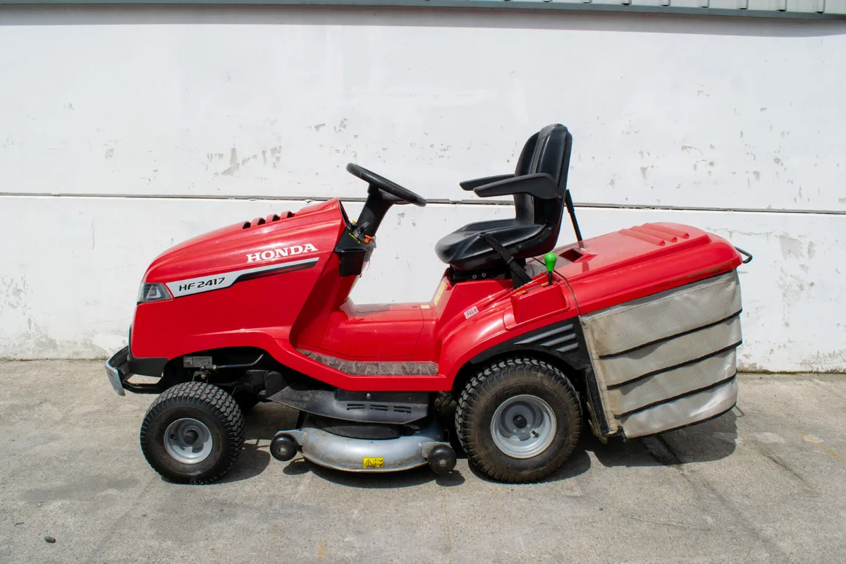 2021 Honda HF2417 Lawnmower - Image 2