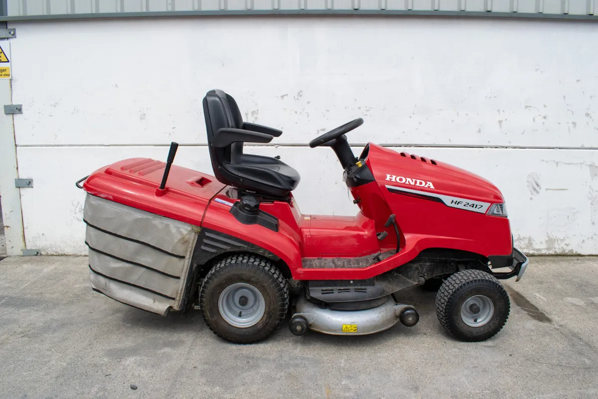 2021 Honda HF2417 Lawnmower - Image 4