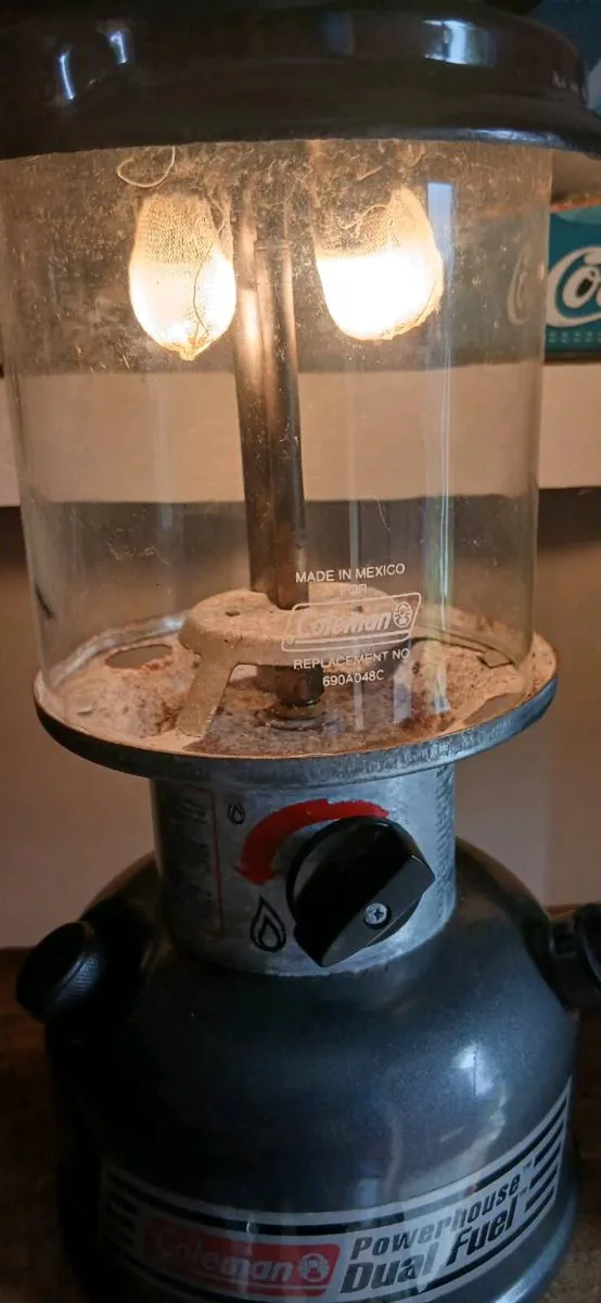 Coleman dual fuel lantern - Image 3
