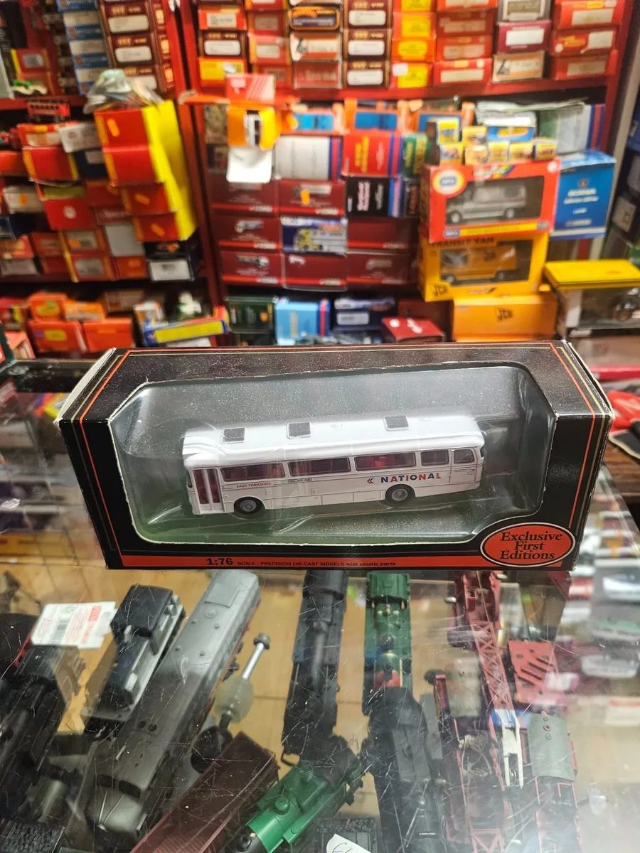 Corgi Bus - Image 4