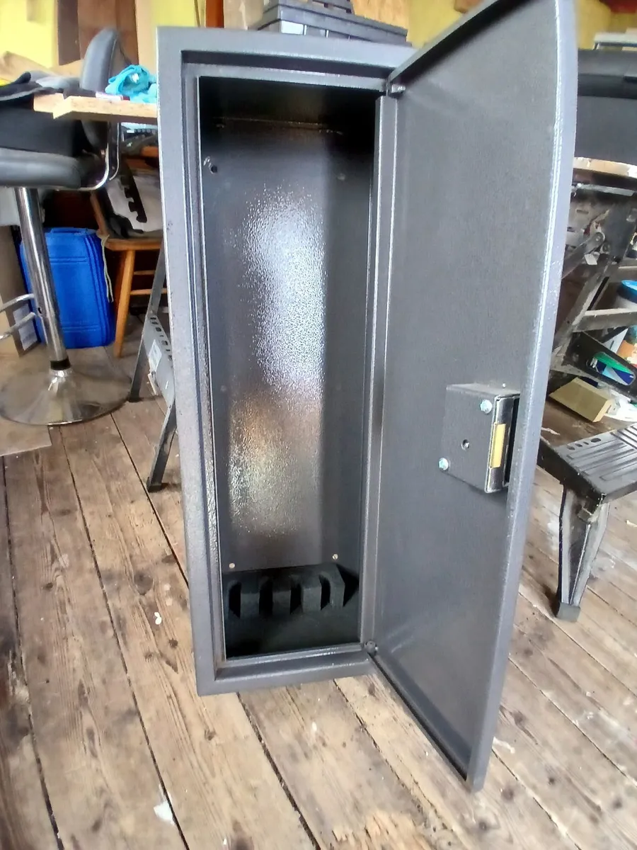 GUN CABINET - Image 2