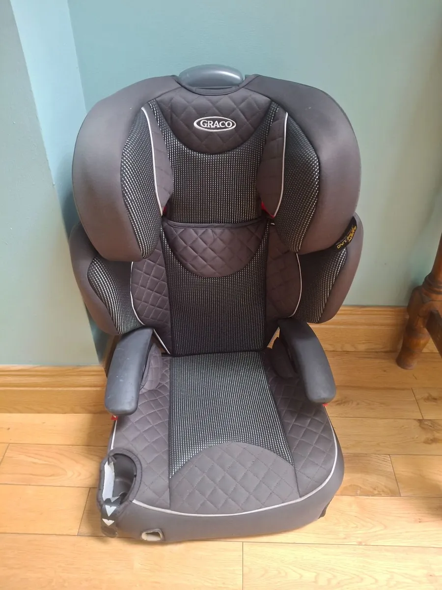 3 children's car seats - Image 3