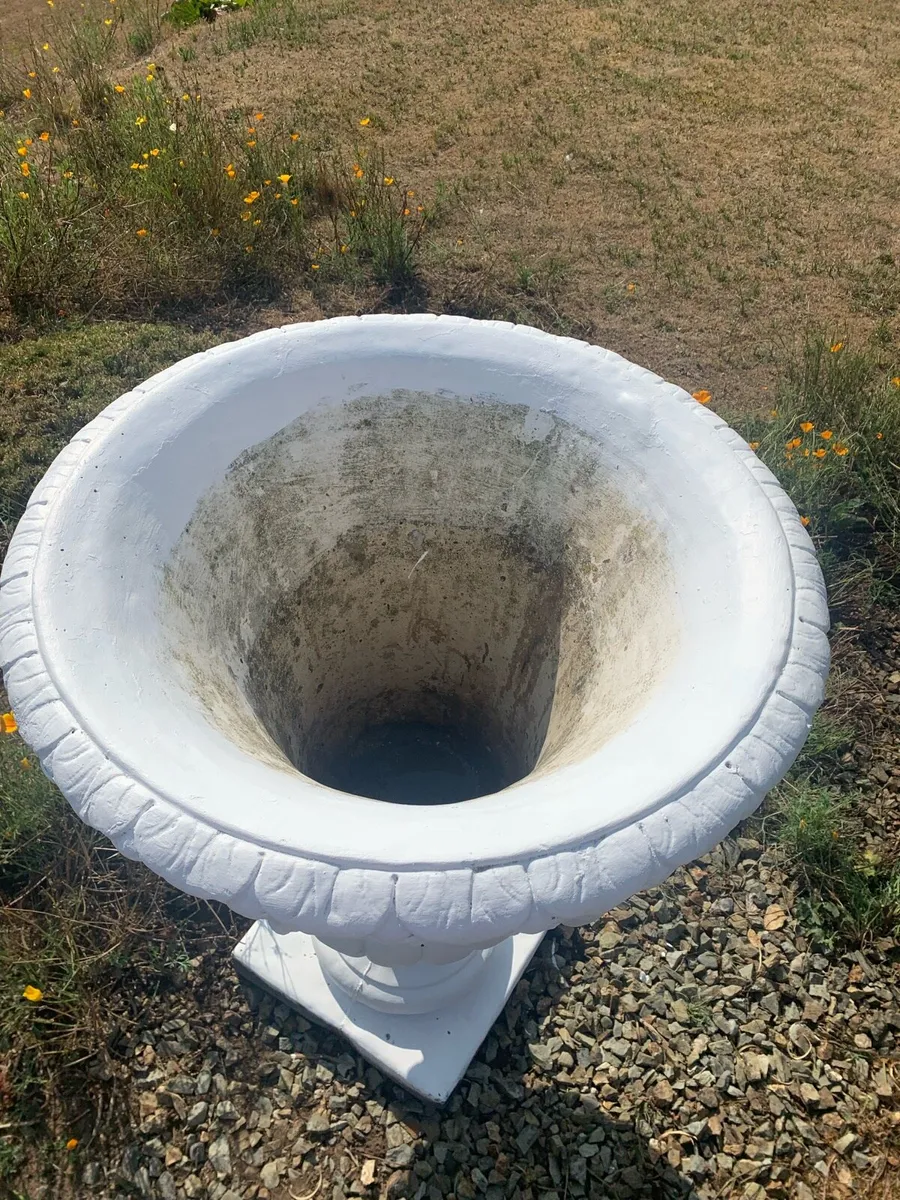 Garden Urn.   Solid Stone. - Image 3