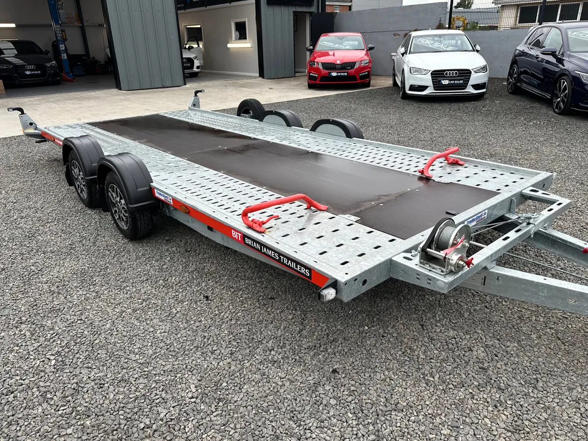 Brian James A Transporter **AS NEW** - Image 2