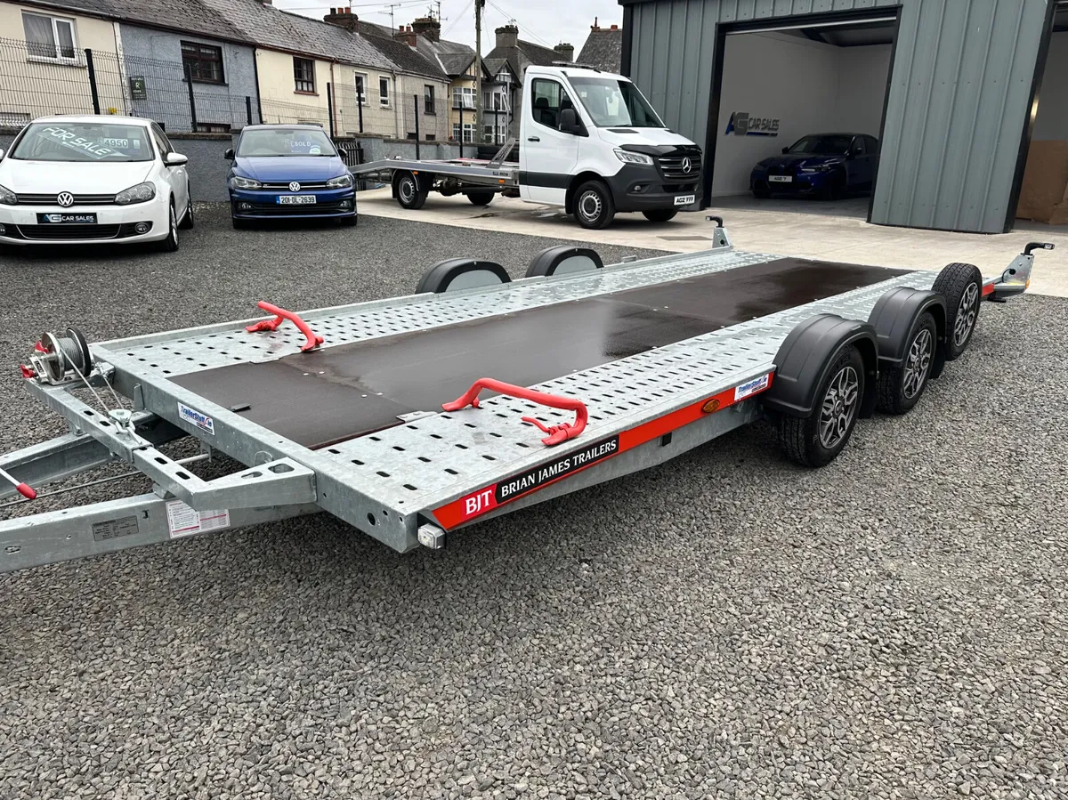 Brian James A Transporter **AS NEW** - Image 1
