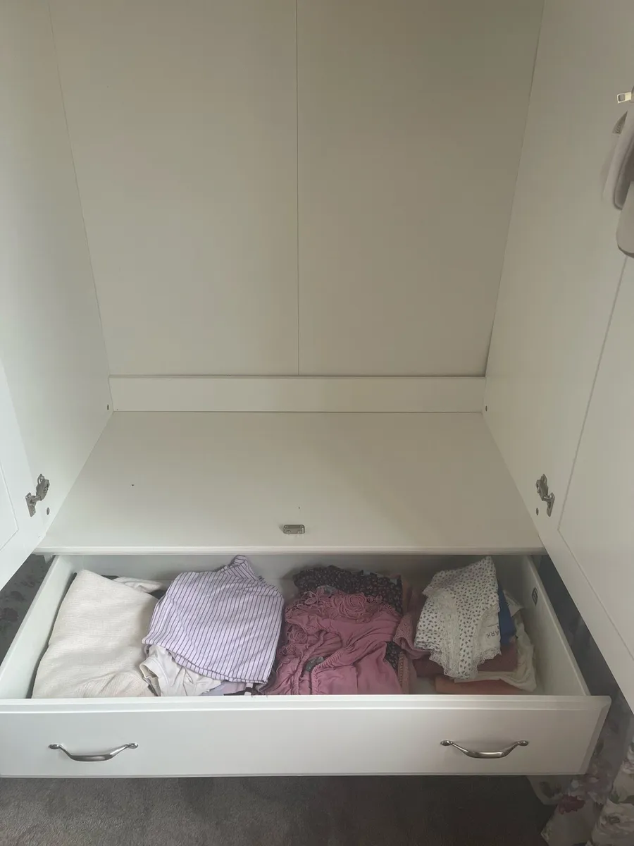 Kids wardrobe - Image 2