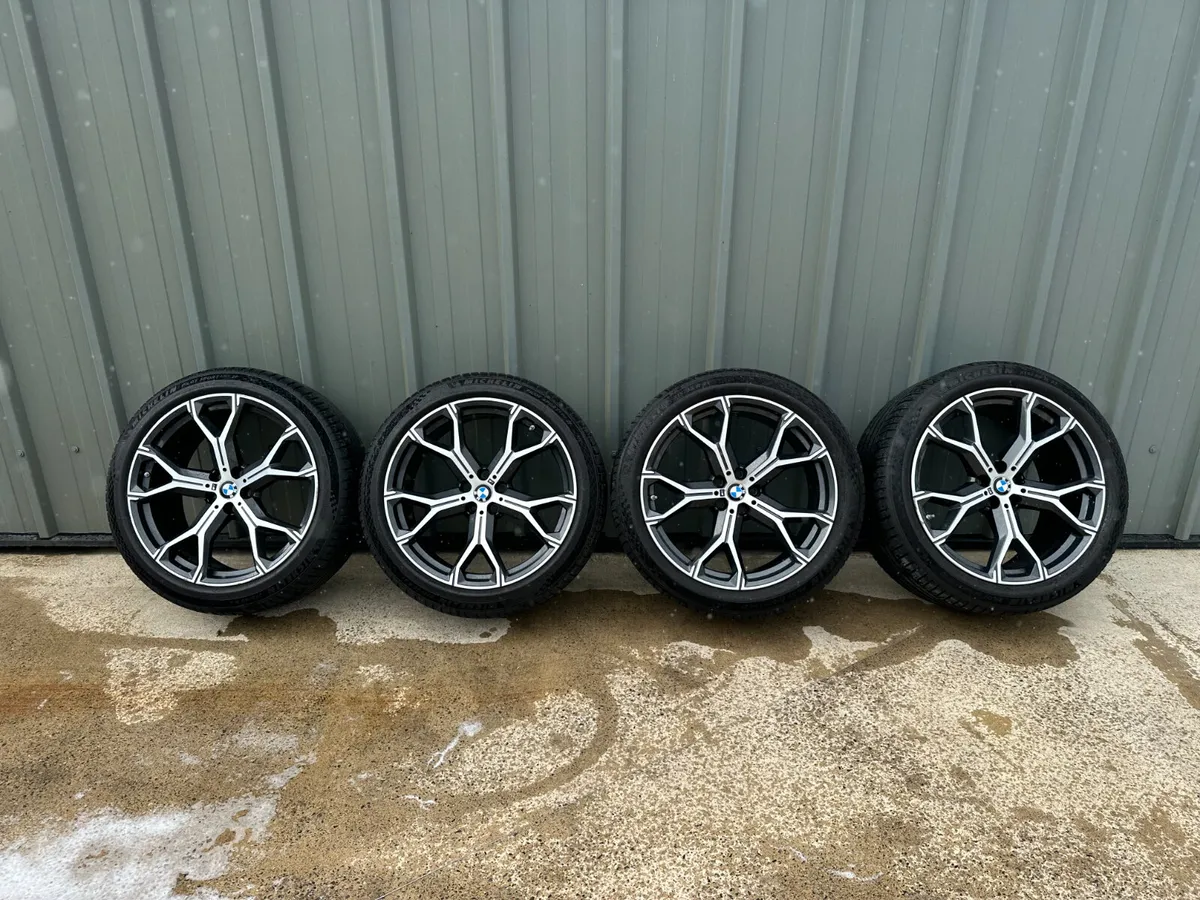 BMW X5 G05 21" Alloy Wheels and Tyres - Image 1