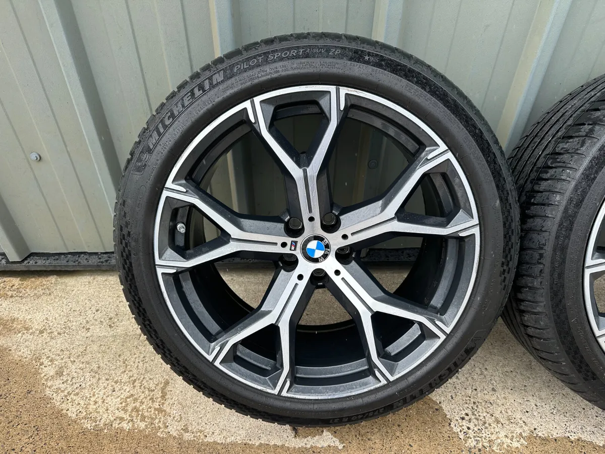 BMW X5 G05 21" Alloy Wheels and Tyres - Image 2