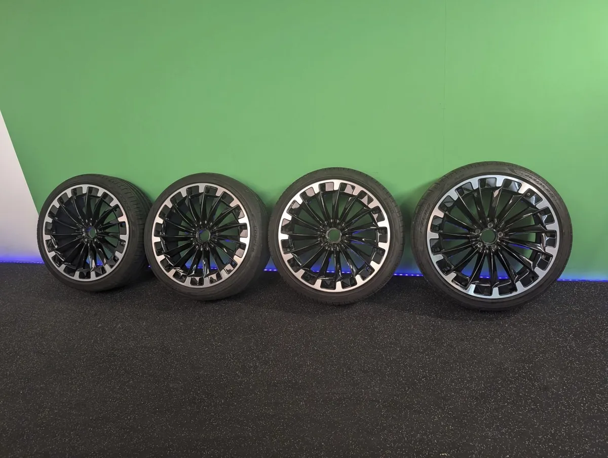 Genuine Mercedes EQE SUV 500 22" AMG Wheels &Tyres - Image 1