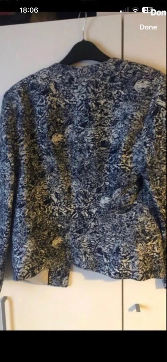 Ladies stunning blazer size 10 €10 - Image 2