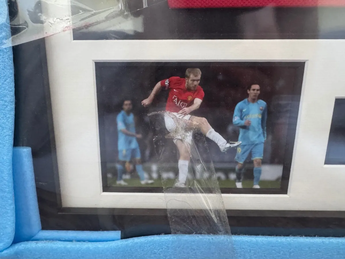 Paul Scholes signed framed Manchester United shirt - Image 4