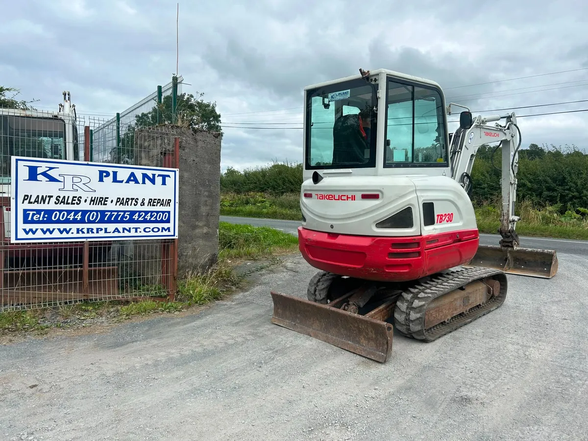 Year 2017 Takeuchi TB230 - Image 3