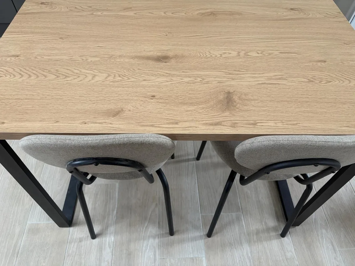 Kitchen Table and Chairs - Image 4