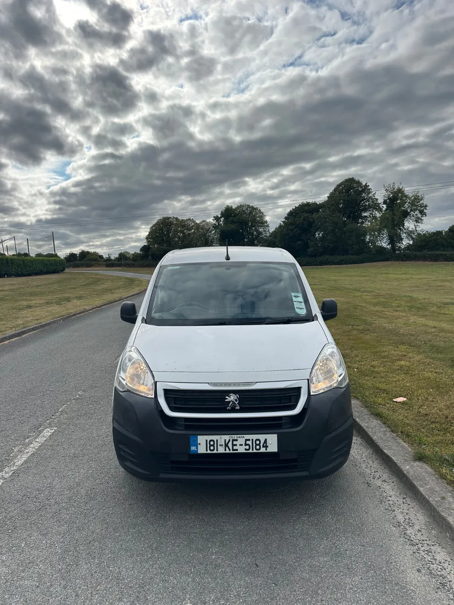 Peugeot Partner 2018 DOE 07/27 - Image 2