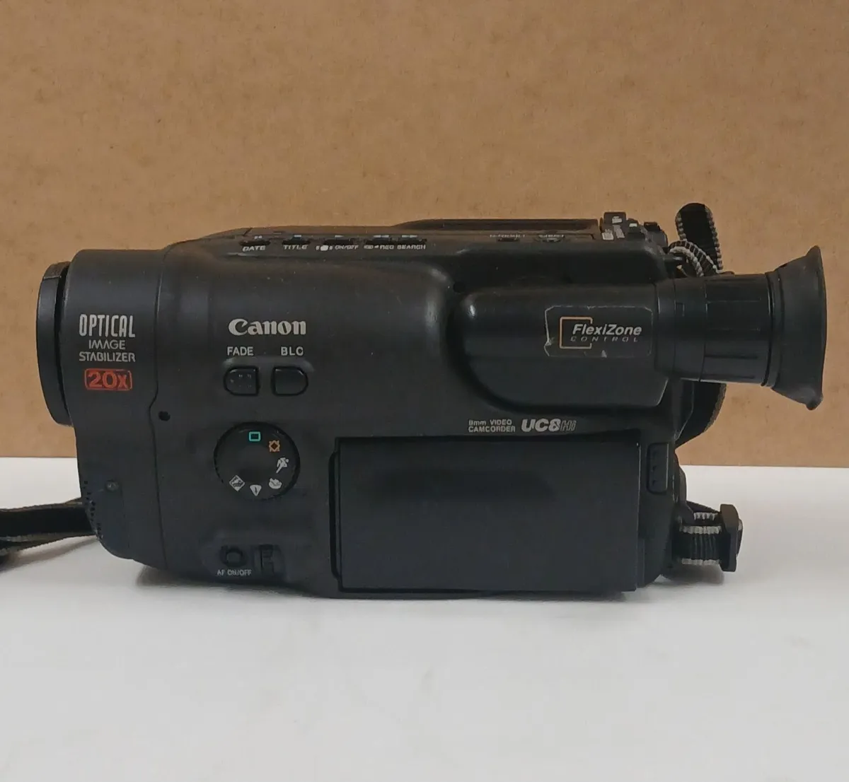 CANON Hi-8 CAMCORDER - Image 1