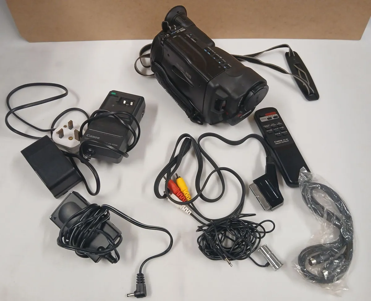 CANON Hi-8 CAMCORDER - Image 3