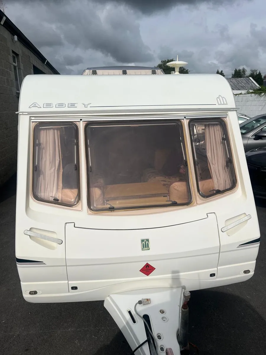 Two birth caravan - Image 2