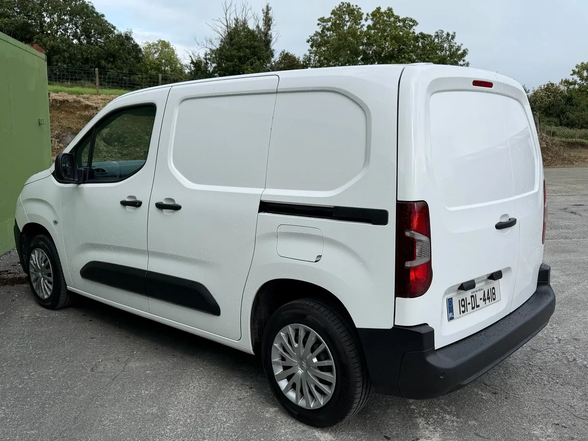 2019 Citroen Berlingo 1.6 (3 seats) - Image 3
