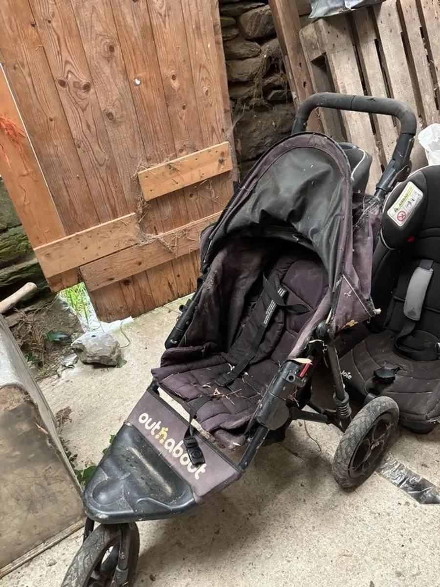 Free Joey Stages Car seats and Out n About pram - Image 2