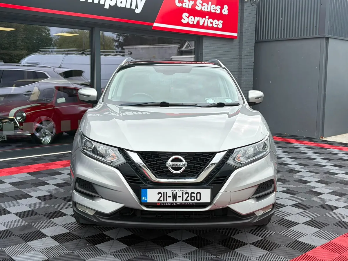 (211) Nissan Qashqai Commercial//Panoramic Roof - Image 2