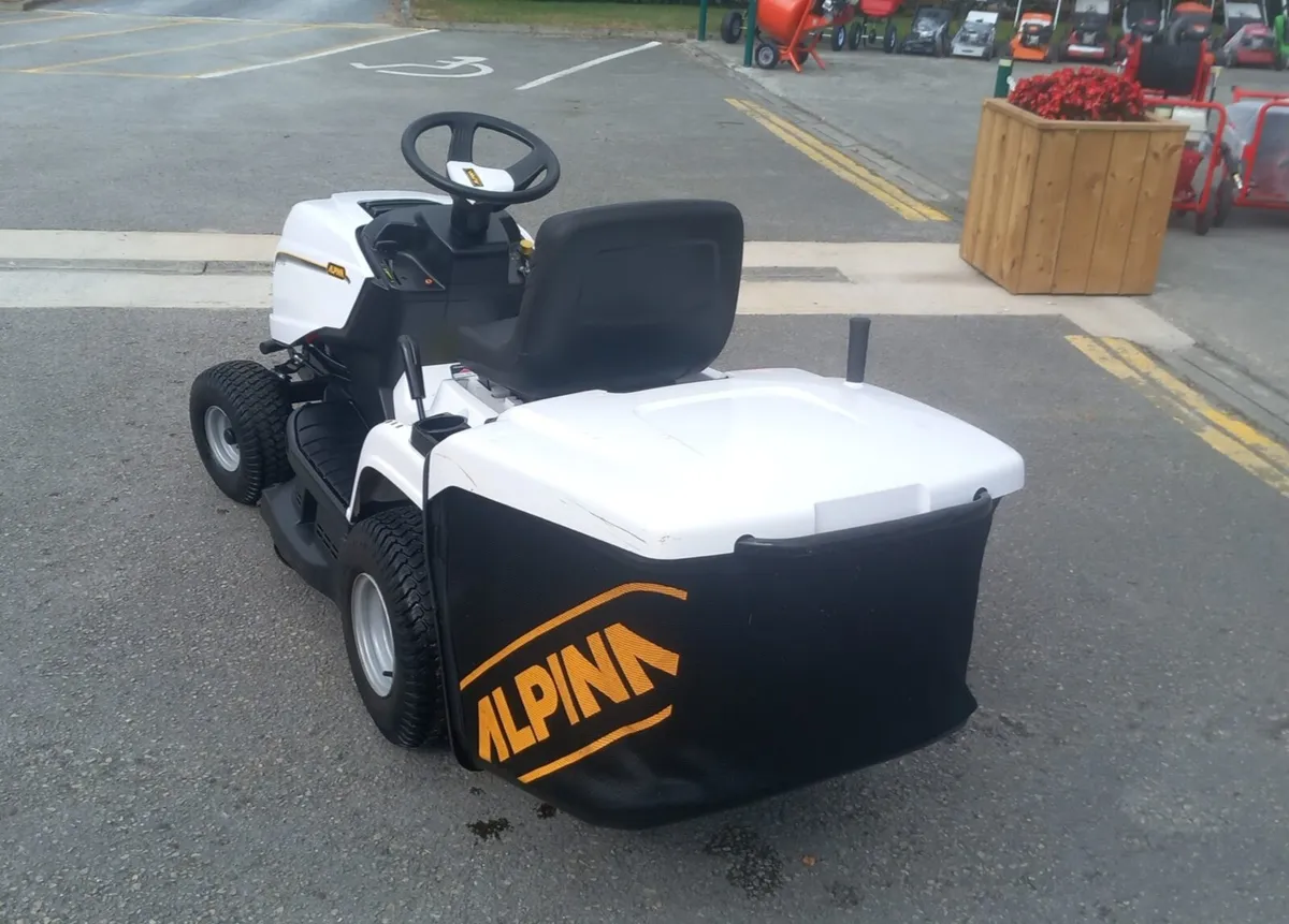 Alpina Ride on Tractor Mower - Image 4