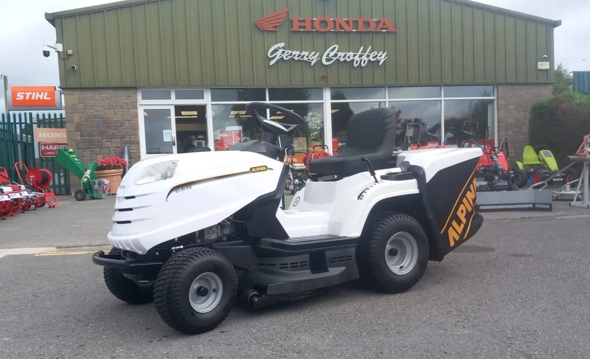 Alpina Ride on Tractor Mower - Image 1