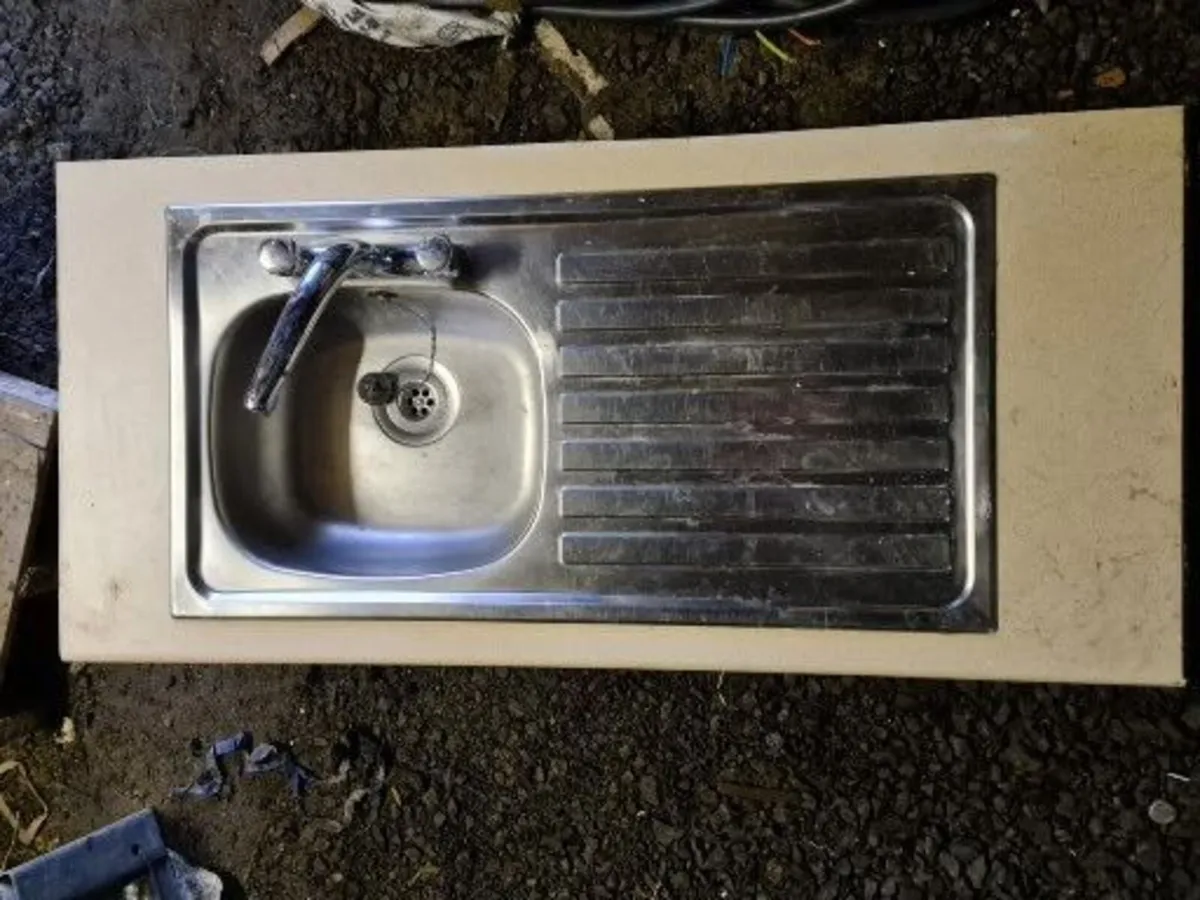 Selection of Stainless steel sinks with taps 100cm - Image 3
