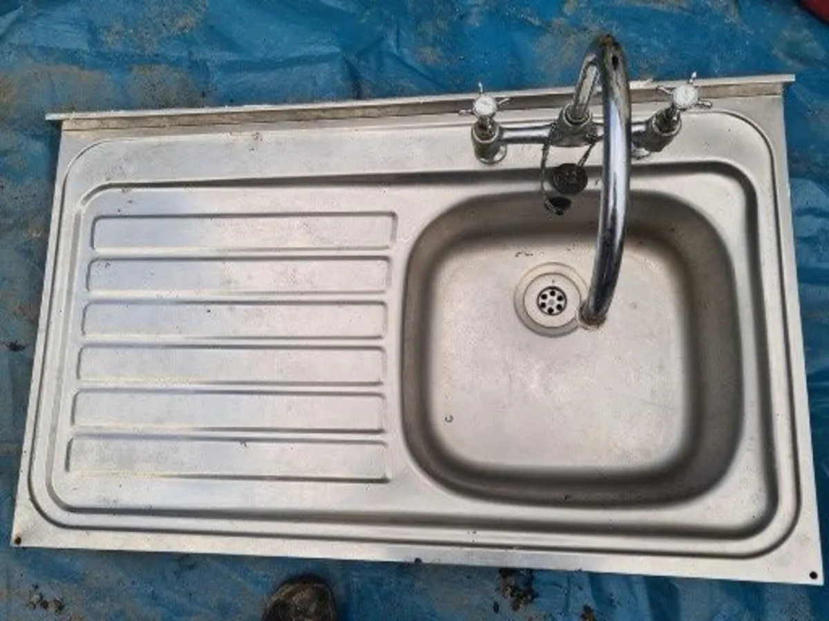 Selection of Stainless steel sinks with taps 100cm - Image 1