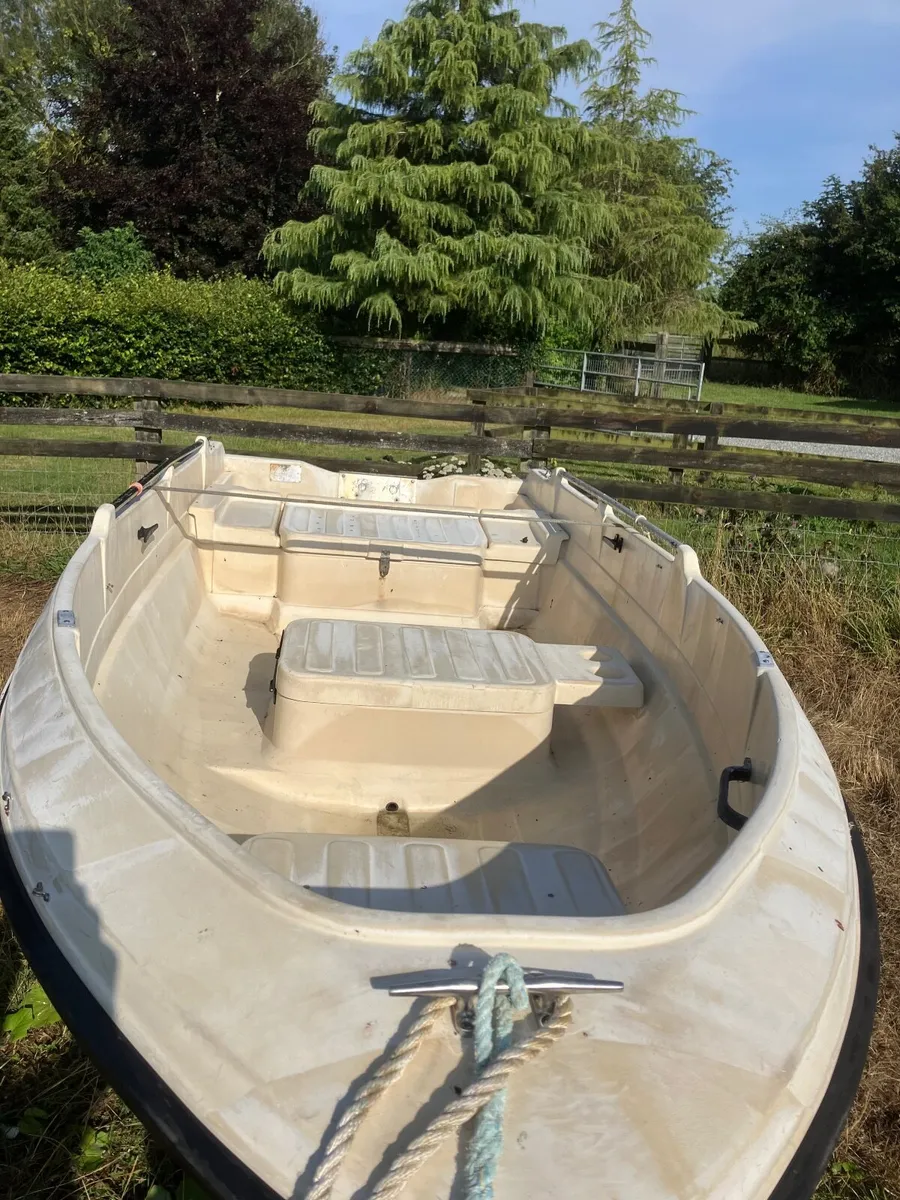 FISHING BOAT SEATS 4  OPEN BOAT UNSINKABLE - Image 1