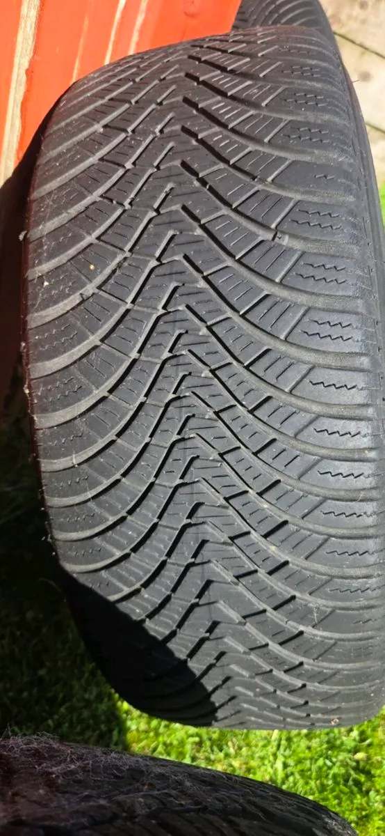 Mercedes 16inch alloys with tyres - Image 4