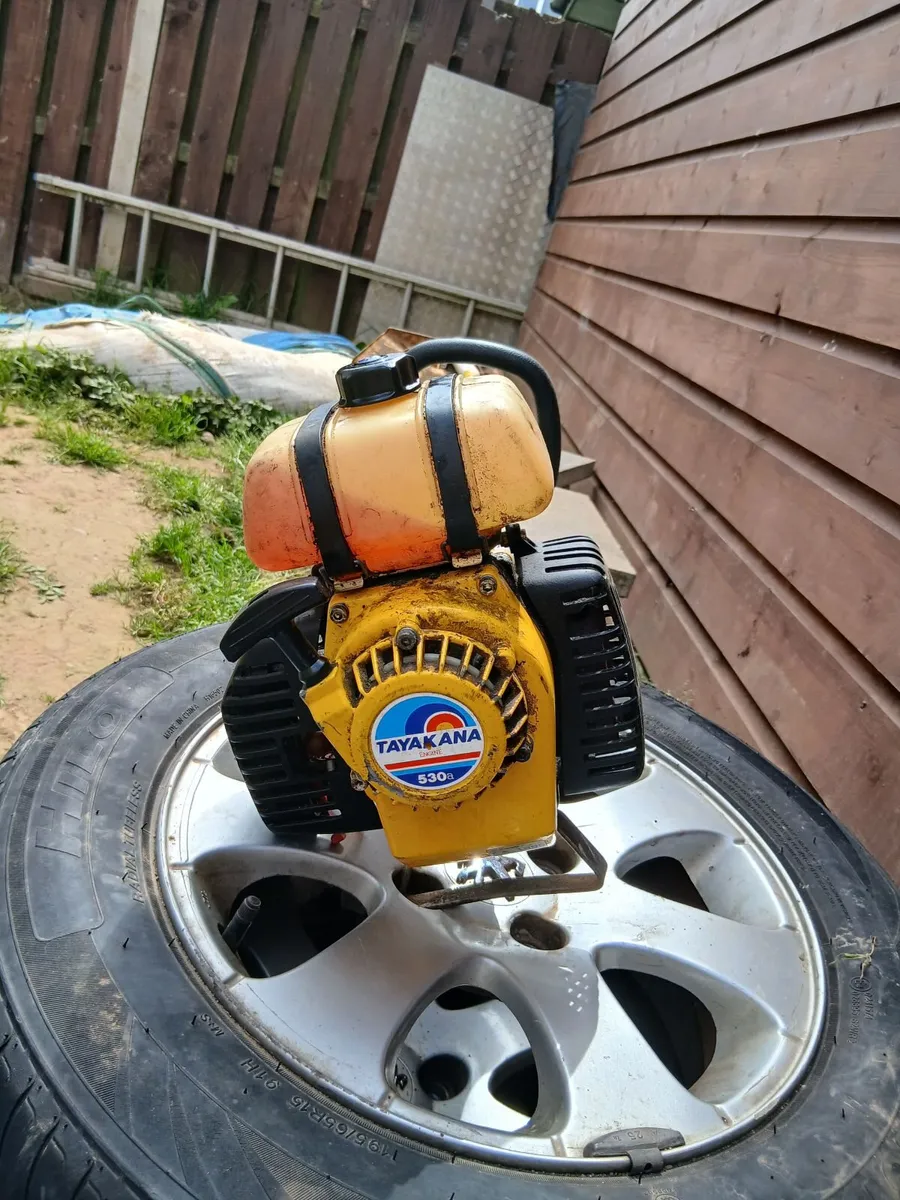 Petrol strimmers - Image 3