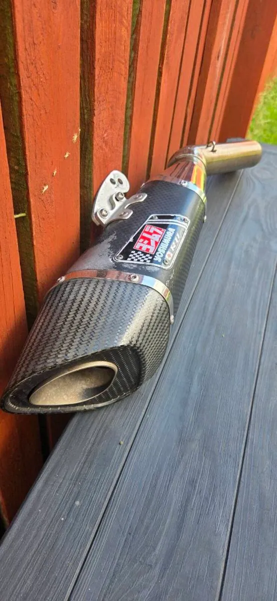 Yoshimura r11 slip on pipe - Image 3
