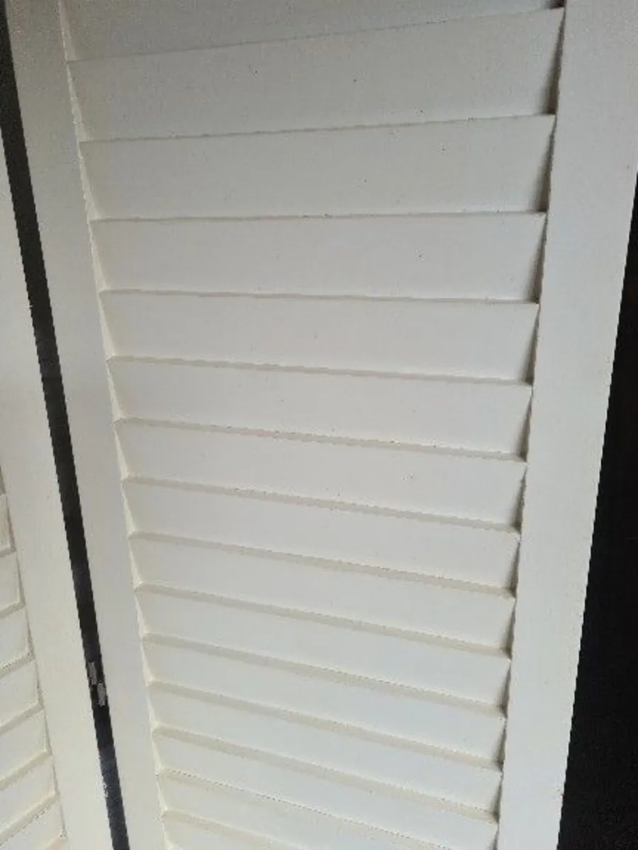 1 x NEW 3 panel room divider hinged shutter screen - Image 1