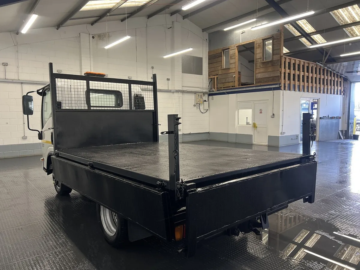 2023 Isuzu Grafter Tipper Van - Image 4