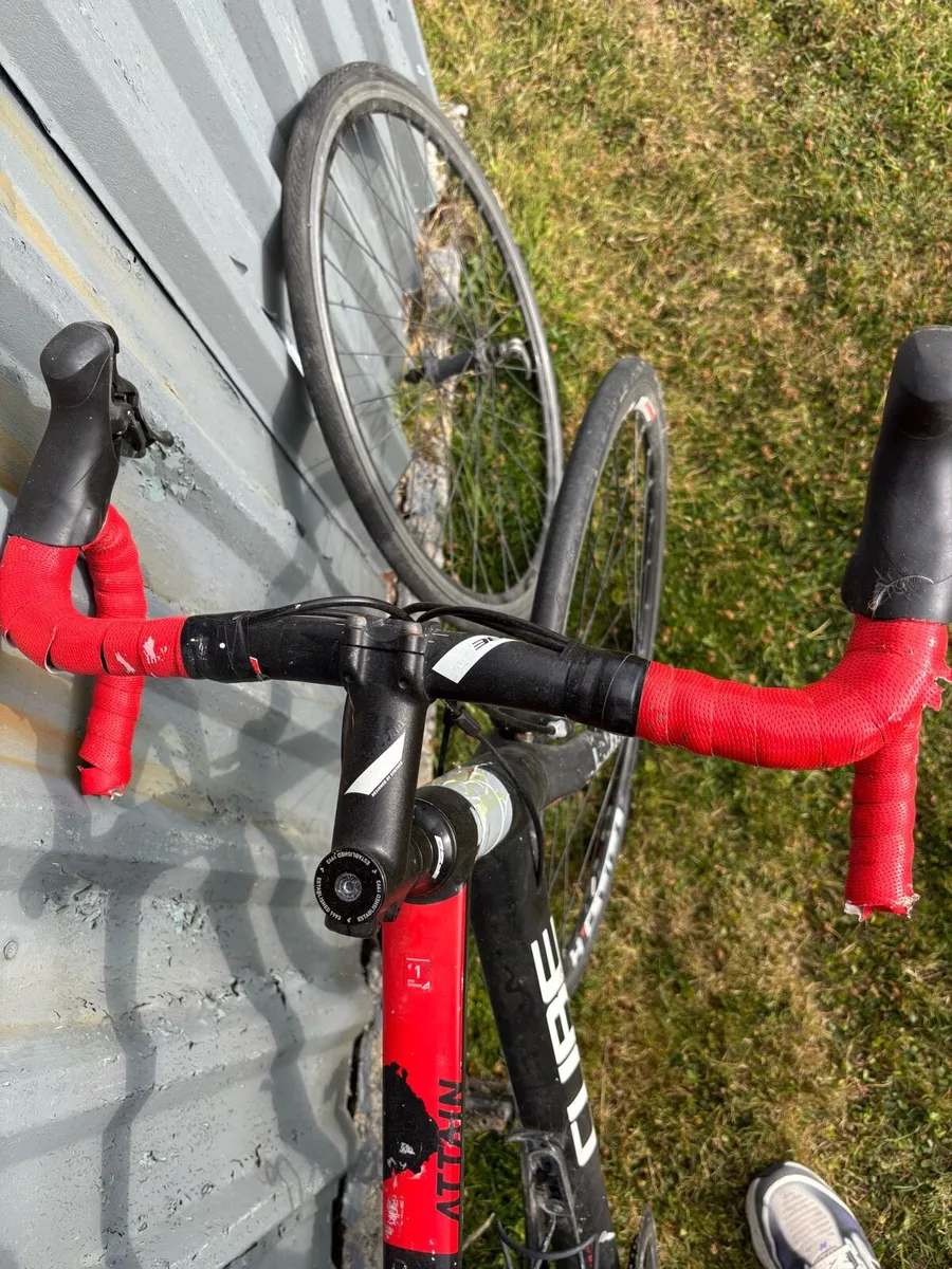 Cube Attain Road Bike - Image 3