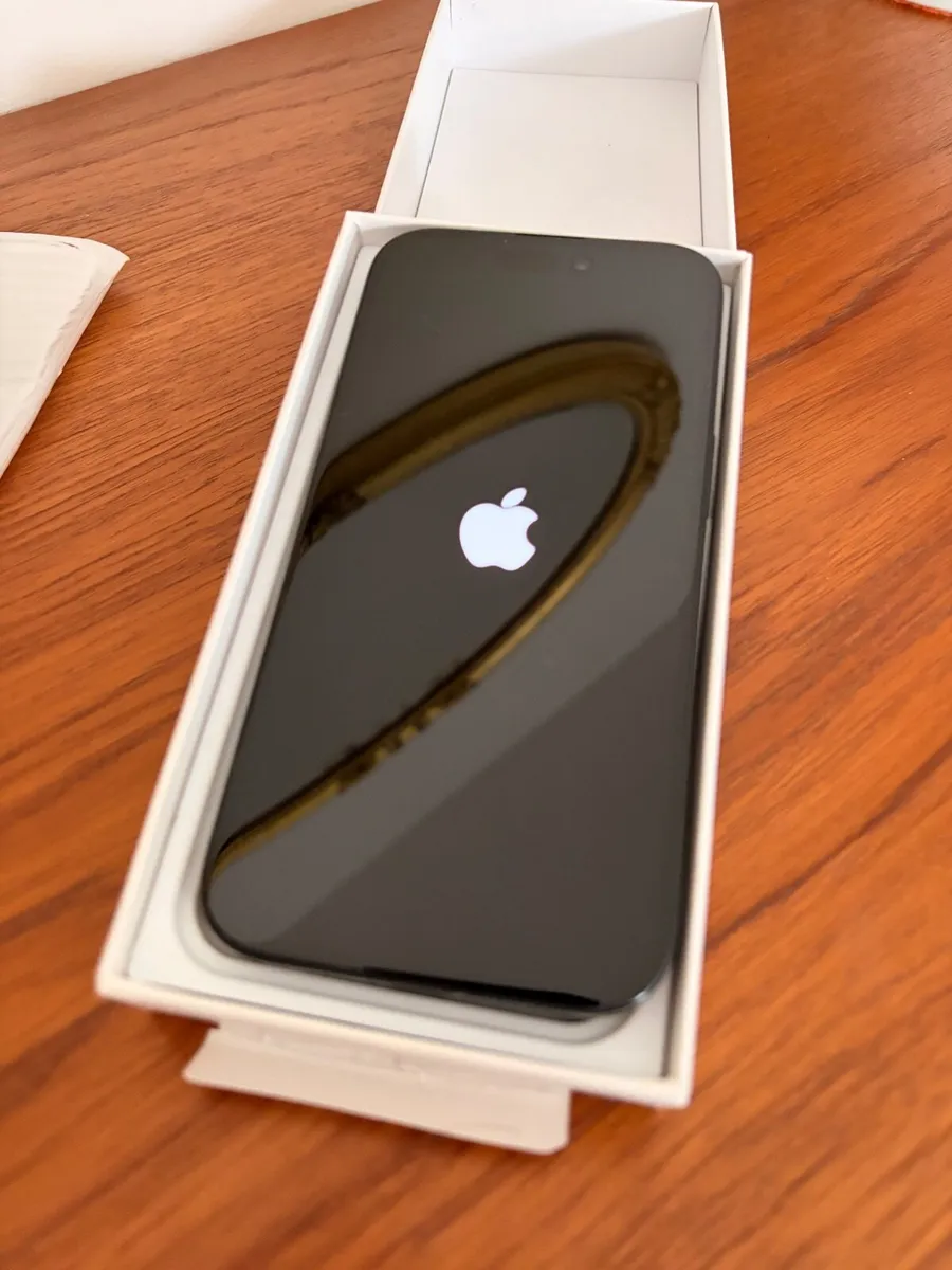 iPhone 15 - Image 4