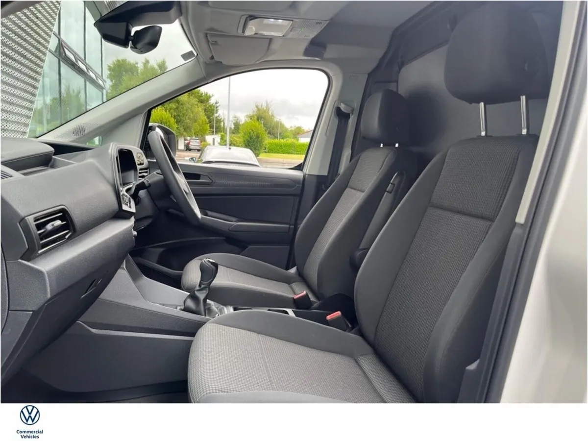 Volkswagen Caddy MAXI BUSINESS 102HP MANUAL - Image 4