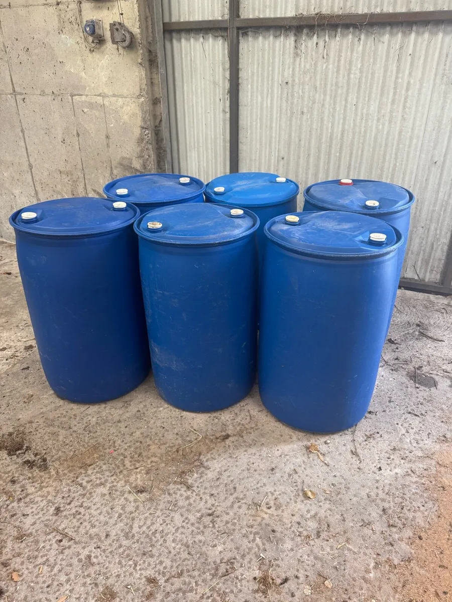 Water Tanks (200 Litre) - Image 1