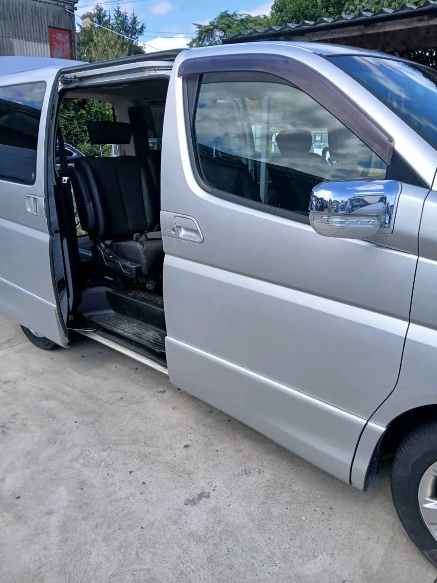 Nissan Elgrand Auto     open to offers, read add - Image 4