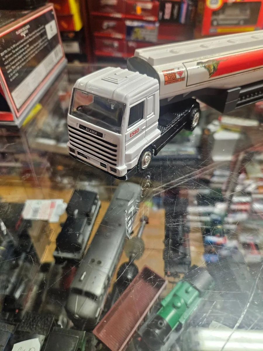 Corgi Esso Tanker - Image 3