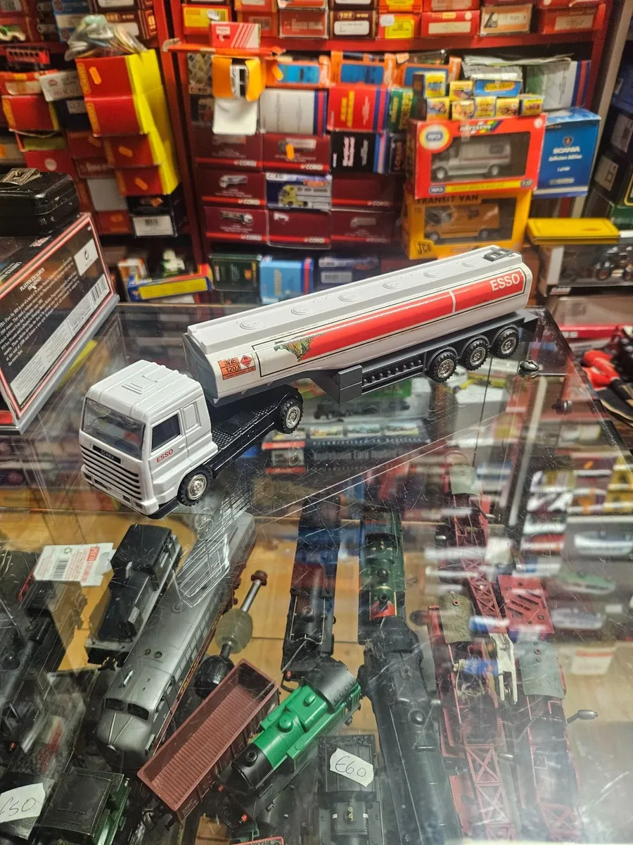 Corgi Esso Tanker - Image 4