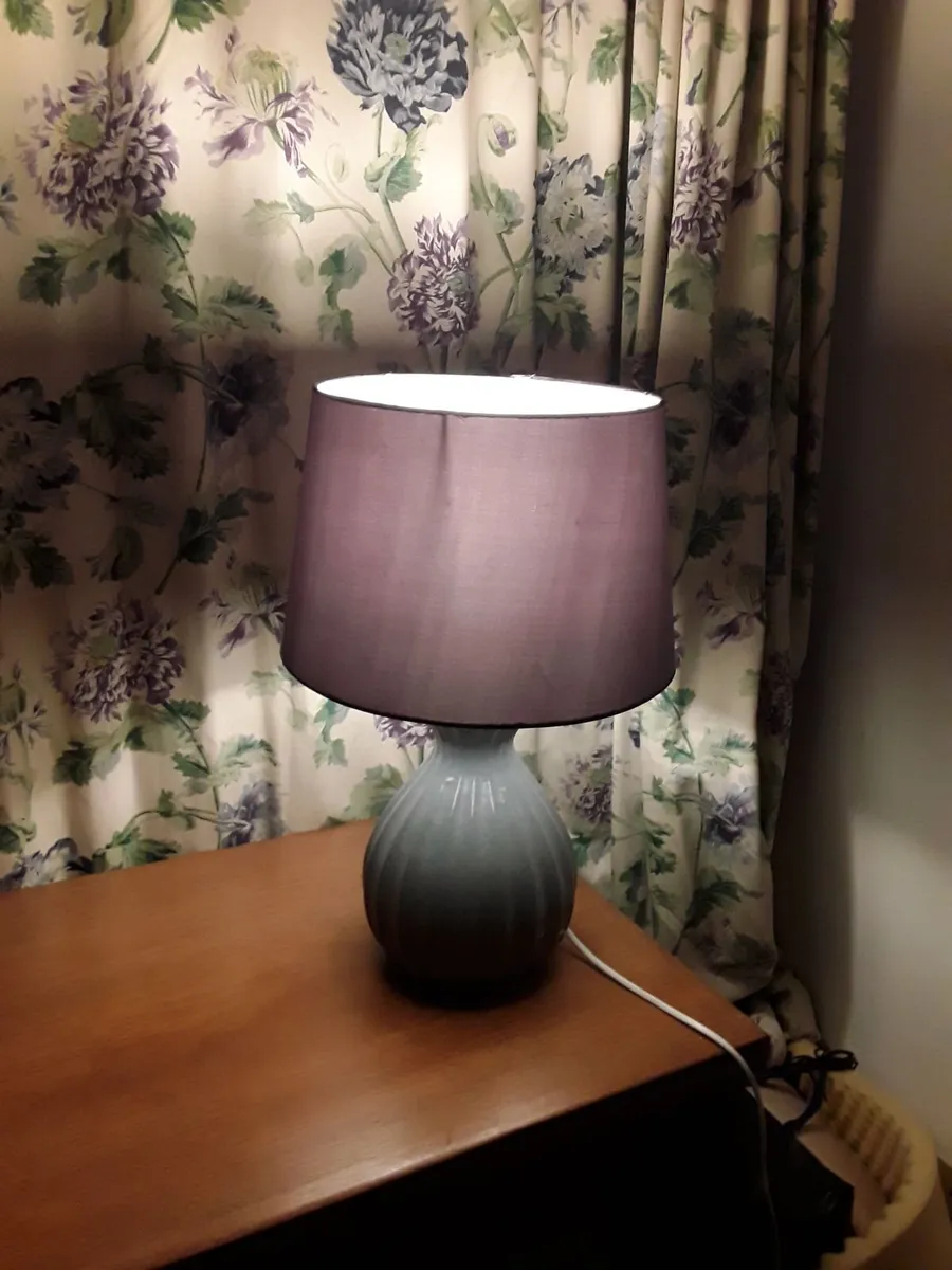 Lovely large table lamp in good working order - Image 3