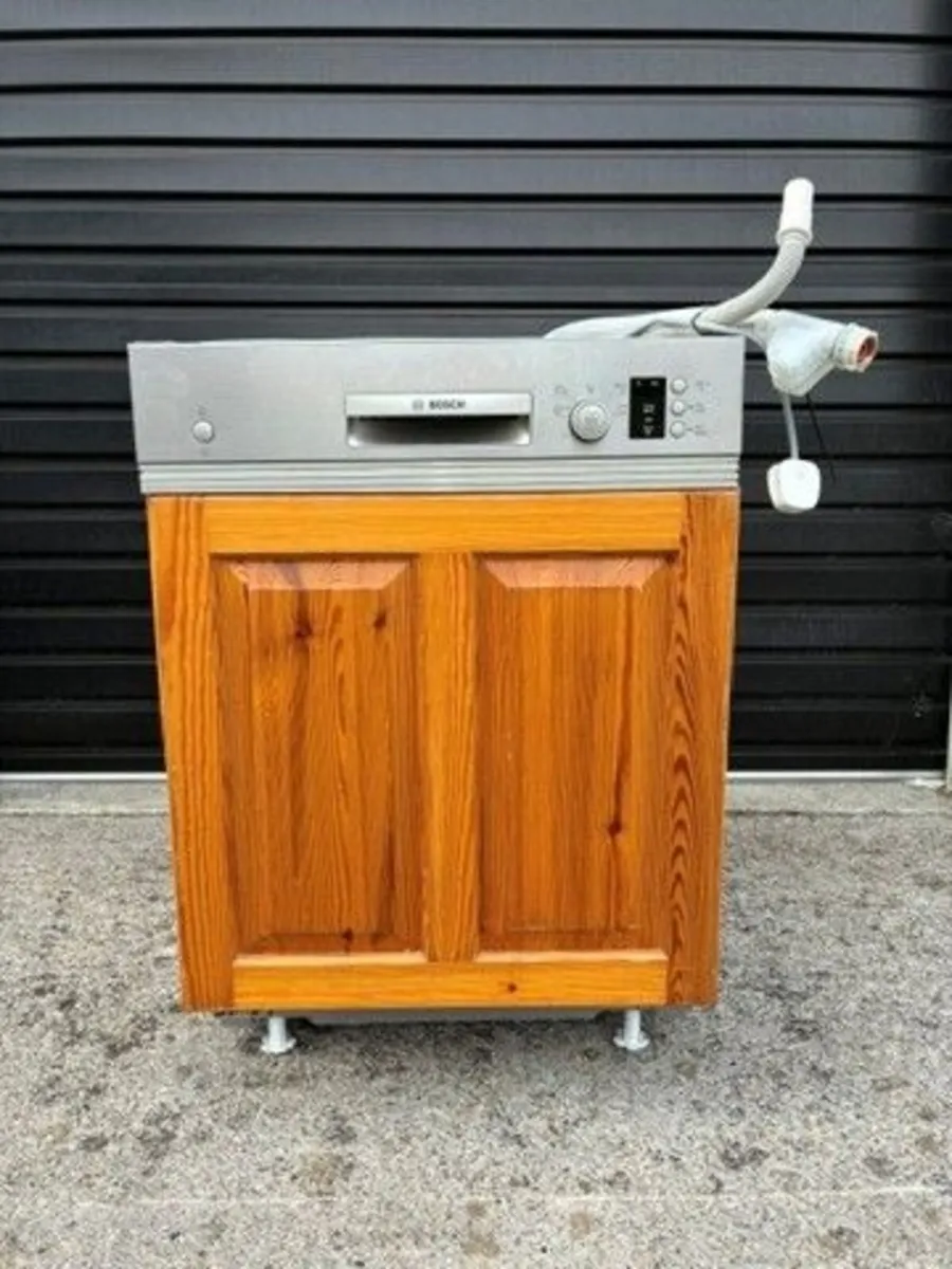 Pine Intergrated Dishwasher