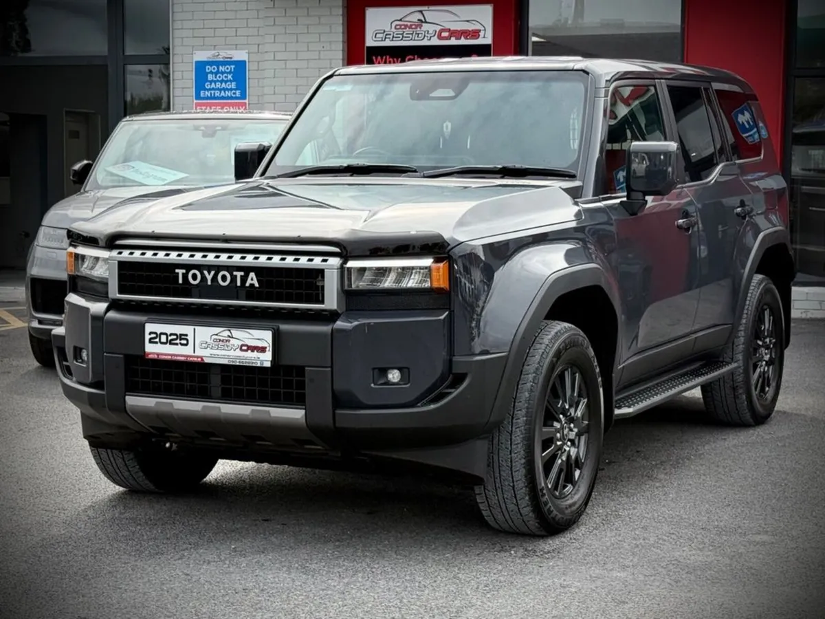 Toyota Land Cruiser LWB AUTO // SAME DAY FINANCE / - Image 4
