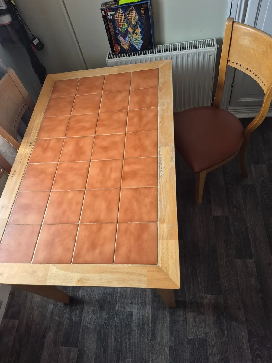 table and chairs - Image 1