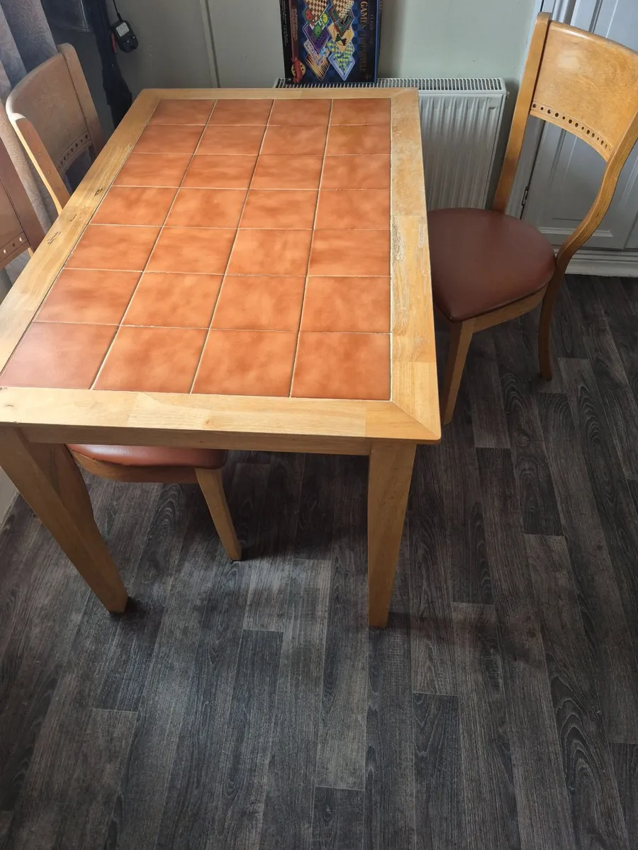 table and chairs - Image 2